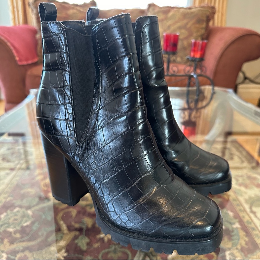 Steve Madden Ladon Black Crocodile Platform Ankle Boots